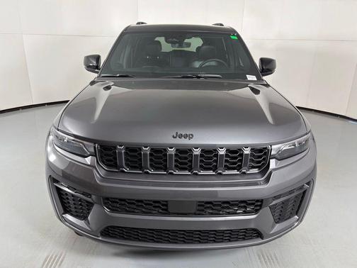 2026 Jeep Grand Cherokee Altitude