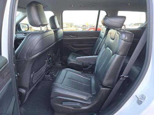 Bright White Clearcoat 2023 Jeep Grand Cherokee L Limited