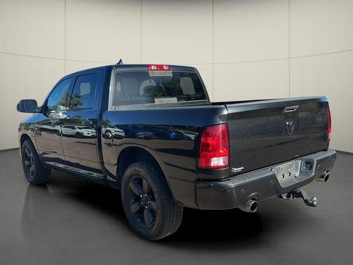 Brilliant Black Crystal Pearlcoat 2018 RAM 1500 Big Horn