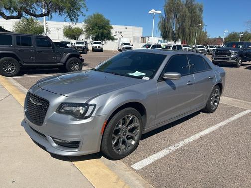 2018 Chrysler 300 S