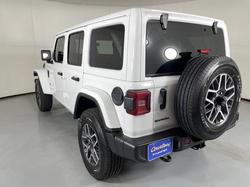 2025 Jeep Wrangler 4-Door Sahara 4x4