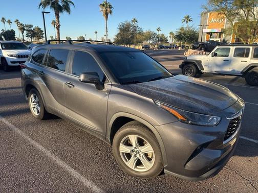 2023 Toyota Highlander LE