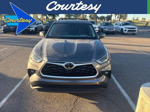 2023 Toyota Highlander LE