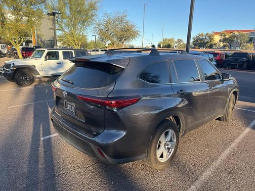 2023 Toyota Highlander LE