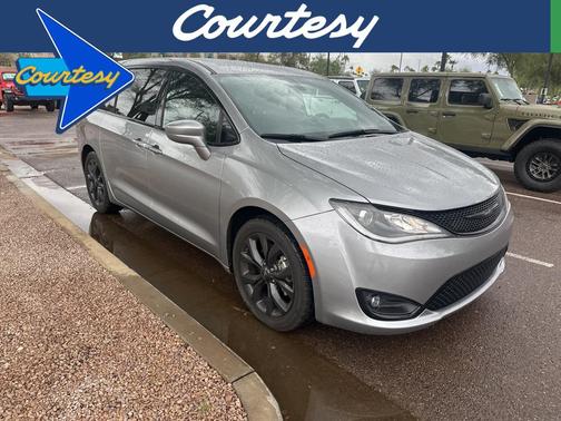 2020 Chrysler Pacifica Touring
