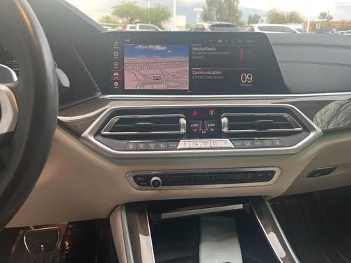 2022 BMW X5 M50i