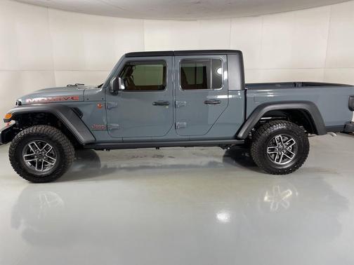 2025 Jeep Gladiator Mojave 4x4