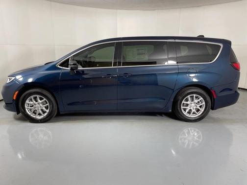 2025 Chrysler Pacifica L
