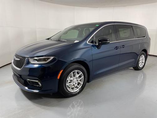2025 Chrysler Pacifica L