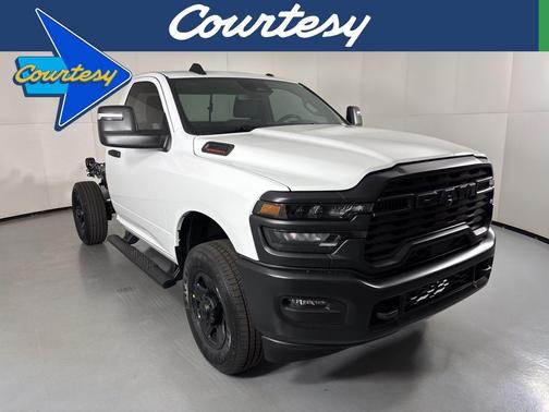Bright White Clearcoat 2026 RAM 2500 Tradesman Regular Cab 4x4 8' Box