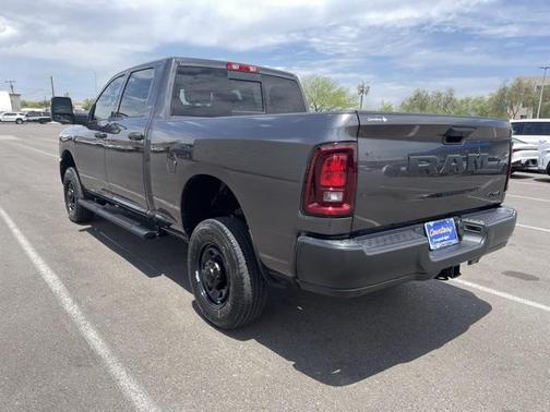 2025 RAM 2500 Tradesman Crew Cab 4x4 6'4' Box