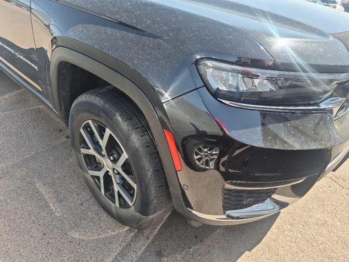 Diamond Black Crystal Pearlcoat 2024 Jeep Grand Cherokee L Limited