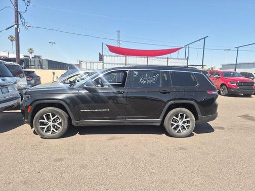 Diamond Black Crystal Pearlcoat 2024 Jeep Grand Cherokee L Limited