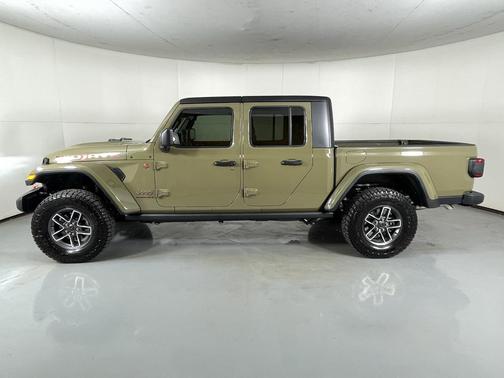 2025 Jeep Gladiator Mojave X