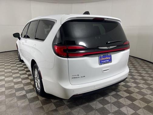 2025 Chrysler Pacifica L