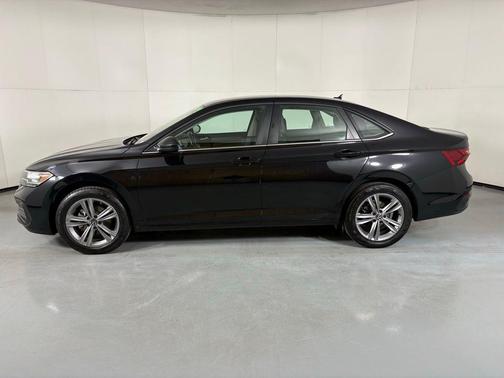 Deep Black Pearl 2024 Volkswagen Jetta 1.5T SE