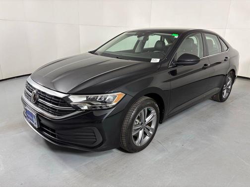 Deep Black Pearl 2024 Volkswagen Jetta 1.5T SE