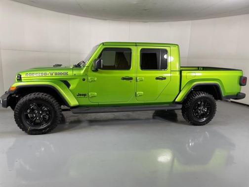 2025 Jeep Gladiator High Tide