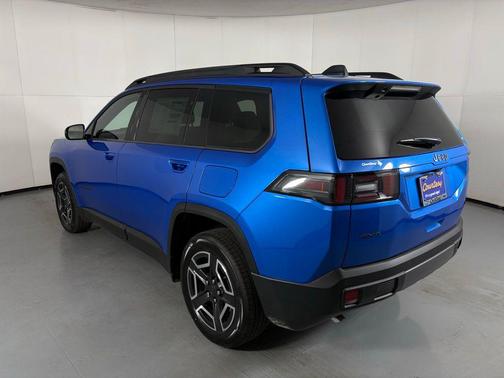 2026 Jeep Cherokee Laredo 4x4