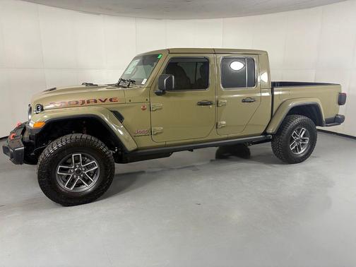 41 2026 Jeep Gladiator Mojave X 4x4
