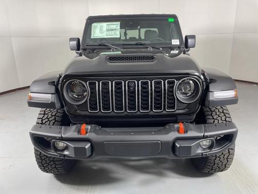 2025 Jeep Gladiator Mojave X