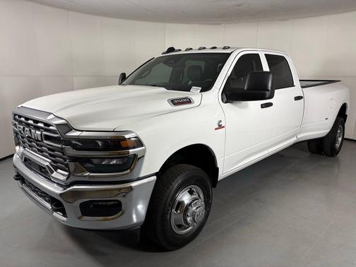 2026 RAM 3500 Tradesman Crew Cab 4x4 8' Box