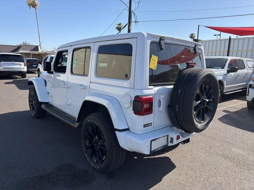 Bright White Clearcoat 2021 Jeep Wrangler Unlimited Sahara