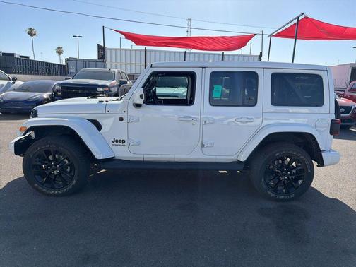 Bright White Clearcoat 2021 Jeep Wrangler Unlimited Sahara