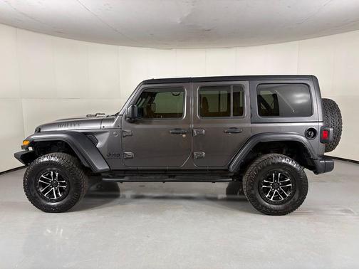 Granite Crystal Metallic Clearcoat 2024 Jeep Wrangler Sport