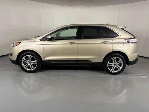 White Platinum Metallic Tri-Coat 2017 Ford Edge Titanium
