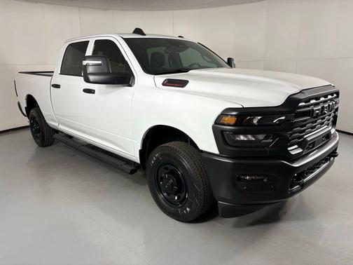 2026 RAM 2500 Tradesman Crew Cab 4x2 6'4' Box