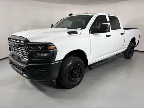 2026 RAM 2500 Tradesman Crew Cab 4x2 6'4' Box