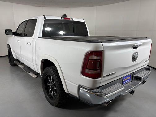 Ivory White Tri-Coat Pearlcoat 2019 RAM 1500 Laramie