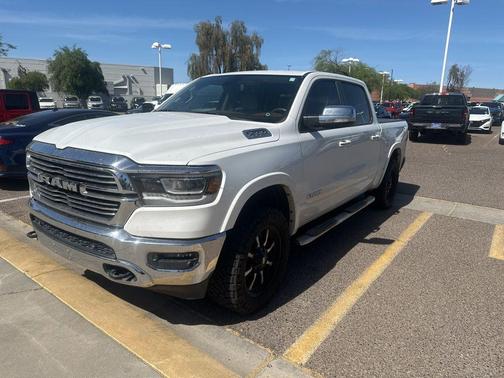 Ivory White Tri-Coat Pearlcoat 2019 RAM 1500 Laramie