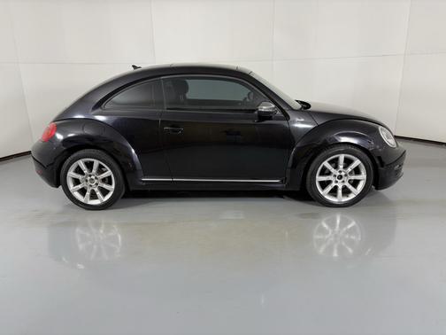 2013 Volkswagen Beetle 2.5L Fender Edition