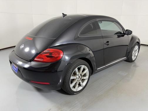 2013 Volkswagen Beetle 2.5L Fender Edition