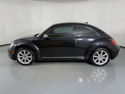 2013 Volkswagen Beetle 2.5L Fender Edition