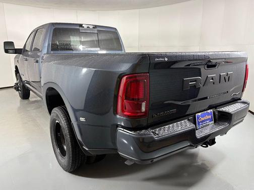 2026 RAM 3500 Laramie Crew Cab 4x4 8' Box