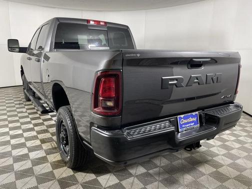 2025 RAM 2500 Tradesman Crew Cab 4x4 6'4' Box