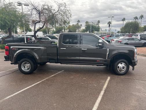 2025 Ford F-350 Platinum