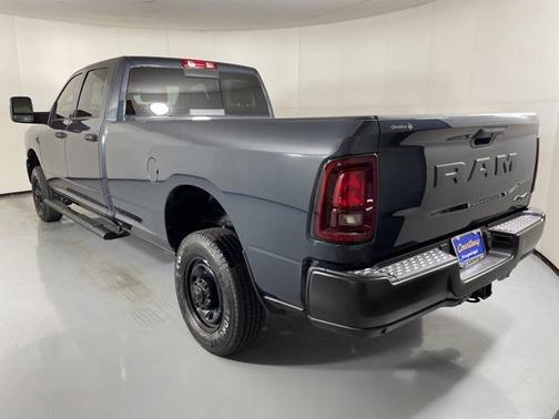 2025 RAM 2500 Tradesman Crew Cab 4x4 8' Box