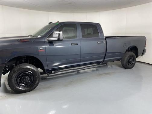 2025 RAM 2500 Tradesman Crew Cab 4x4 8' Box