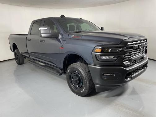 2025 RAM 2500 Tradesman Crew Cab 4x4 8' Box