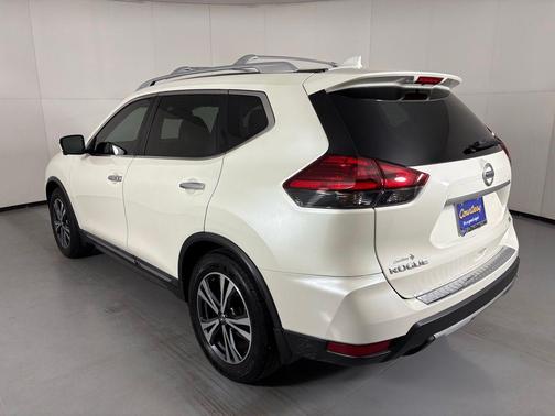 Pearl White 2017 Nissan Rogue SL