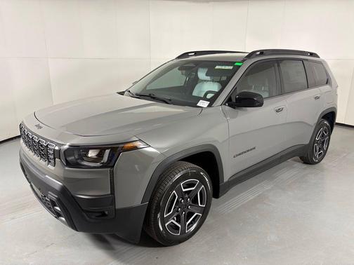 Sting-Gray Clearcoat 2026 Jeep Cherokee Laredo 4x4