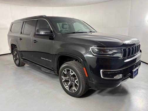 Diamond Black Crystal Pearlcoat 2024 Jeep Wagoneer L Series III 4x4