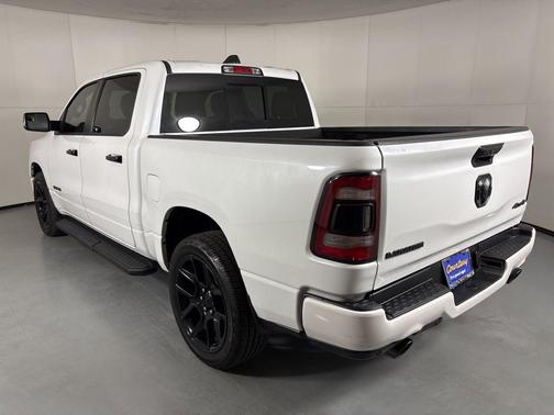 Ivory White Tri-Coat Pearlcoat 2023 RAM 1500 Laramie