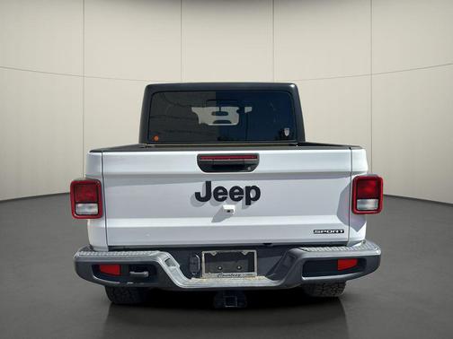 Bright White Clearcoat 2020 Jeep Gladiator Sport S