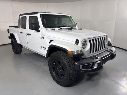 Bright White Clearcoat 2020 Jeep Gladiator Sport S