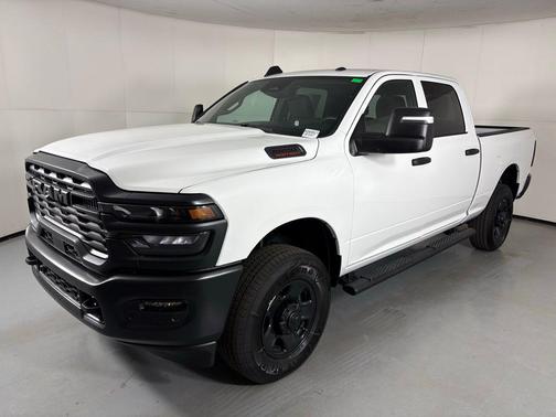 Bright White Clearcoat 2026 RAM 2500 Tradesman Crew Cab 4x4 6'4' Box